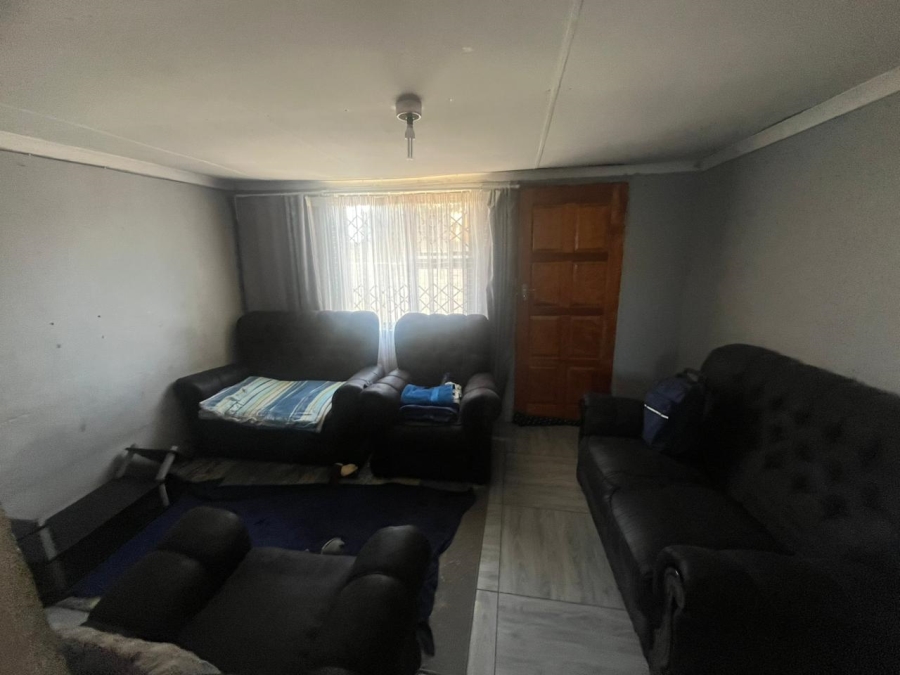 2 Bedroom Property for Sale in Kwazakhele Eastern Cape